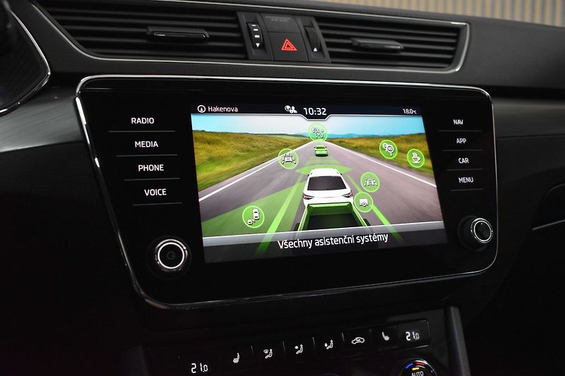 Škoda Superb 2.0 TDI REZERVACE - fotka 28 z 43