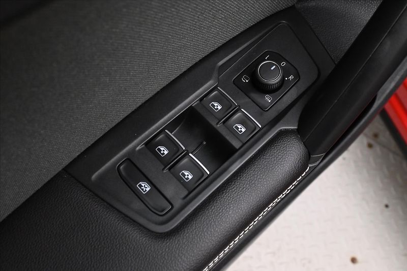 Seat Tarraco 2,0 TSI 180 kW 4x4 DSG X-Perie - fotka 26 z 33