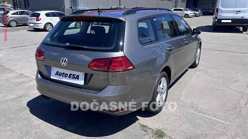 Volkswagen Golf (2014) 2.0 TDi, servis.kniha - fotka 2 z 3