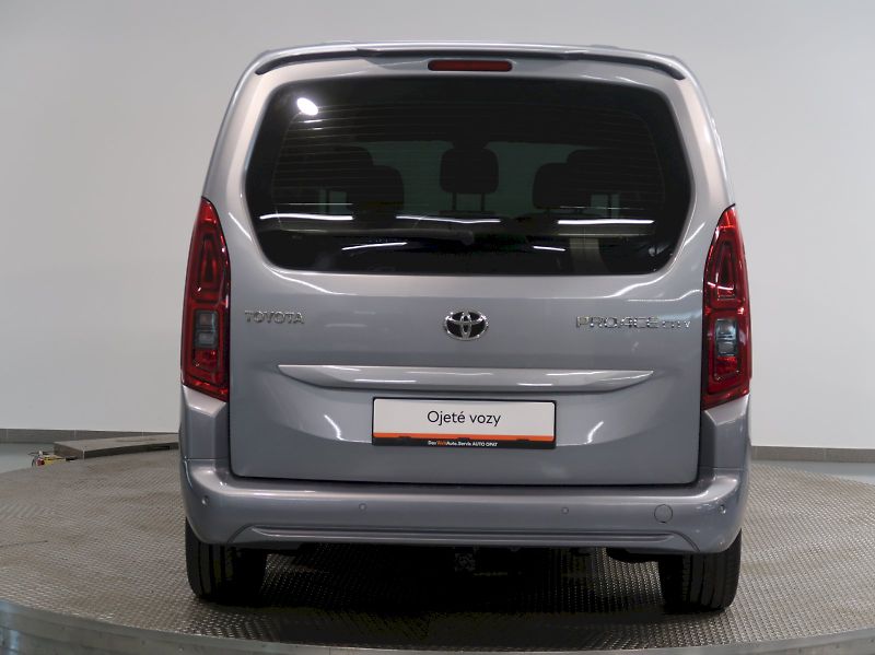 Toyota ProAce City Verso (2021) FAMILY L2 1.5D-4D 96KW 7MÍST T - fotka 9 z 31
