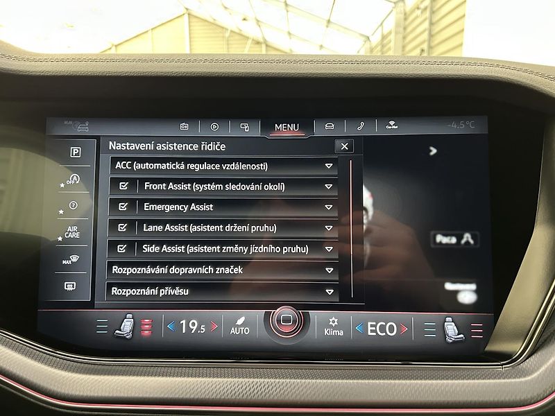Volkswagen Touareg 3.0 TSI 4x4 R-Line - fotka 11 z 34