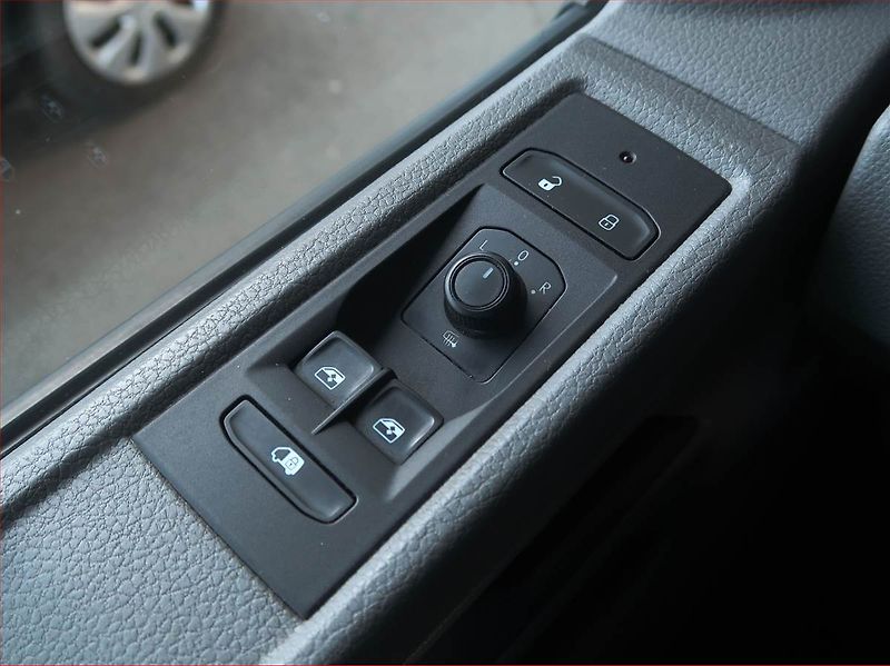 Volkswagen Transporter (2020) 2.0 TDI, L2H1 - fotka 16 z 16