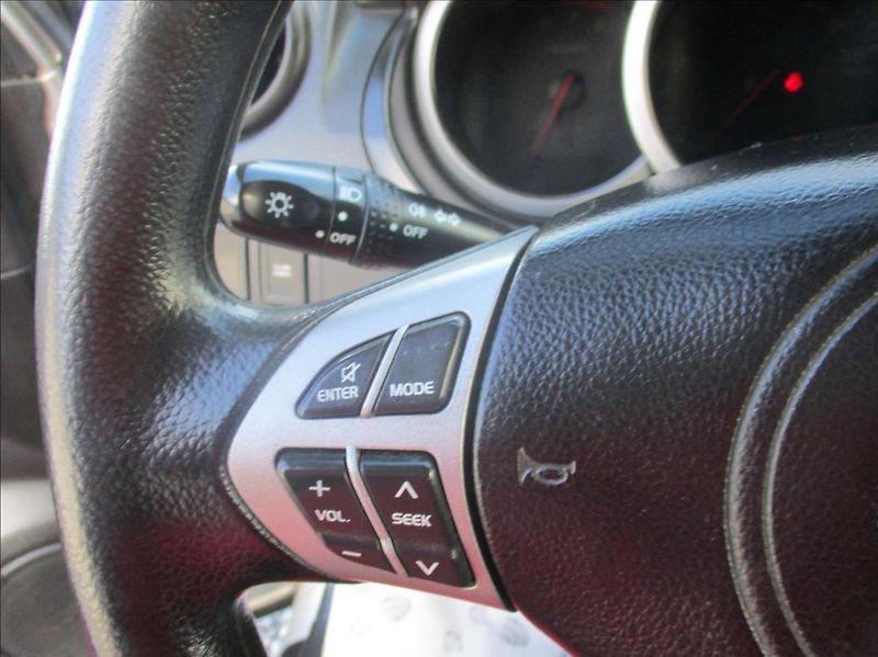 Suzuki Grand Vitara 1,6 i, 4x4,klimatizace,2.maj, - fotka 17 z 22