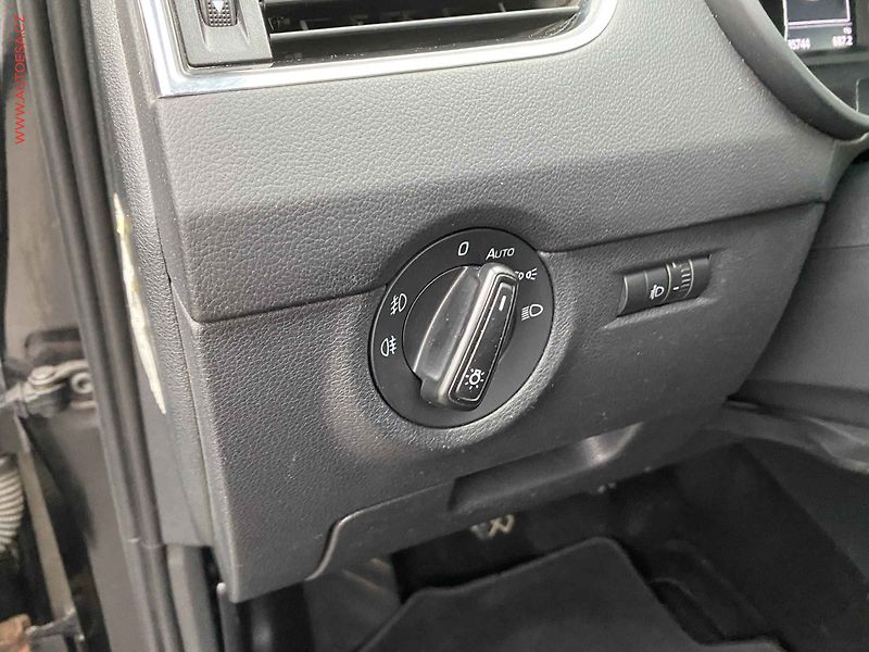Škoda Octavia (2015) 2.0 TDi 4x4, Elegance - fotka 15 z 17