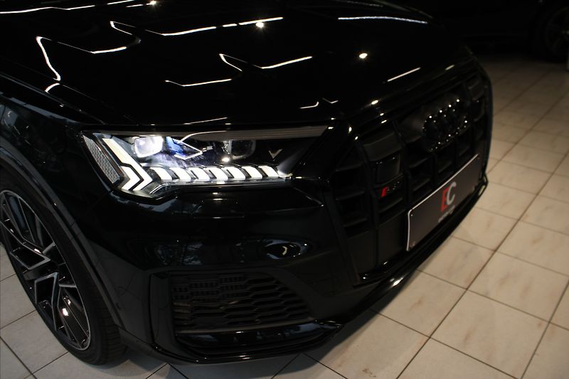 Audi SQ7 TFSi quattro Competition Plus - fotka 7 z 41