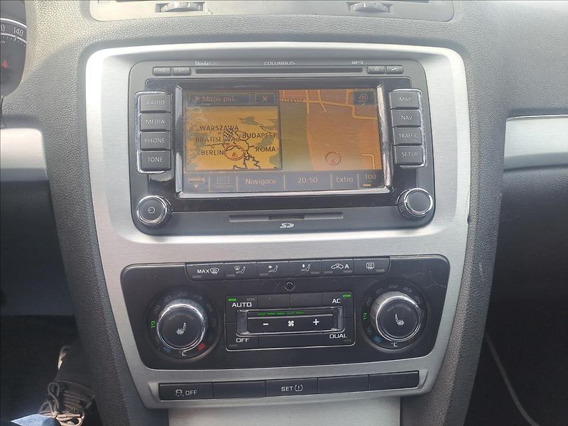 Škoda Octavia 2,0 TDI RS DSG - fotka 12 z 14