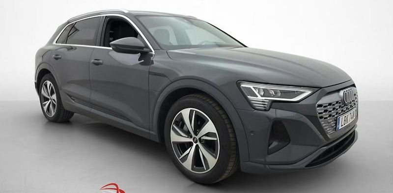Audi Q8 e-tron 55 Quattro Kamera Tažné - fotka 2 z 36