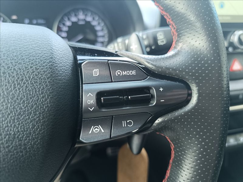 Hyundai i30 1,5 T-GDi, DCT N-Line Rezervac - fotka 21 z 22