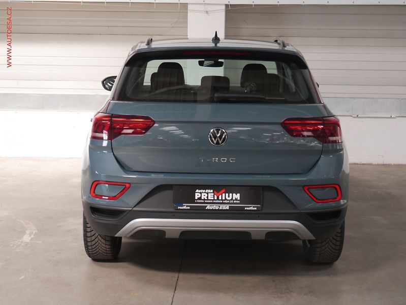 Volkswagen T-Roc (2023) 1.5TSi, 2.maj,ČR, Life, LED - fotka 5 z 25