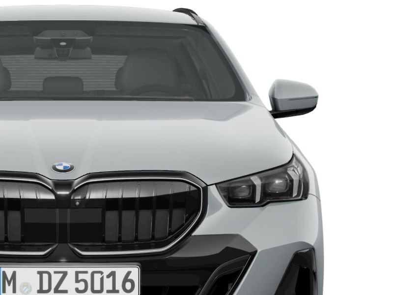 BMW Řada 5 (2026) 540d xDrive Touring - fotka 4 z 10