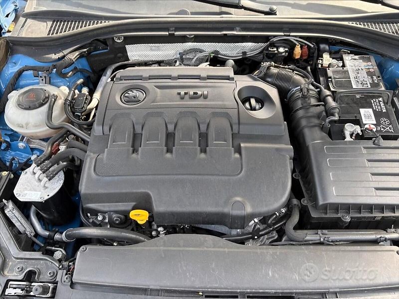 Škoda Superb 2,0 TDi 4x4 DSG 140kw bez koro - fotka 12 z 14