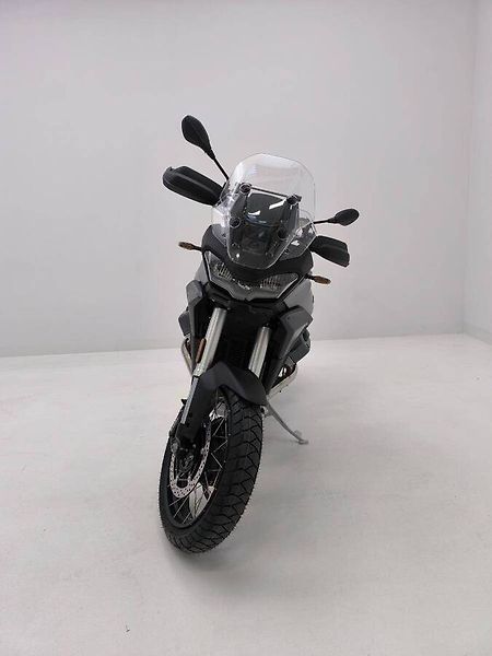 Moto Guzzi V 100 Stelvio (2024) Stelvio V 100 Nero Vulcano (sl - fotka 10 z 14