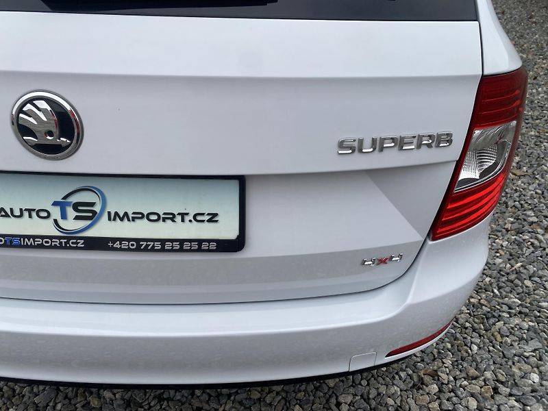 Škoda Superb 2.0TDi 4x4 170PS DSG L+K COMBI - fotka 43 z 158