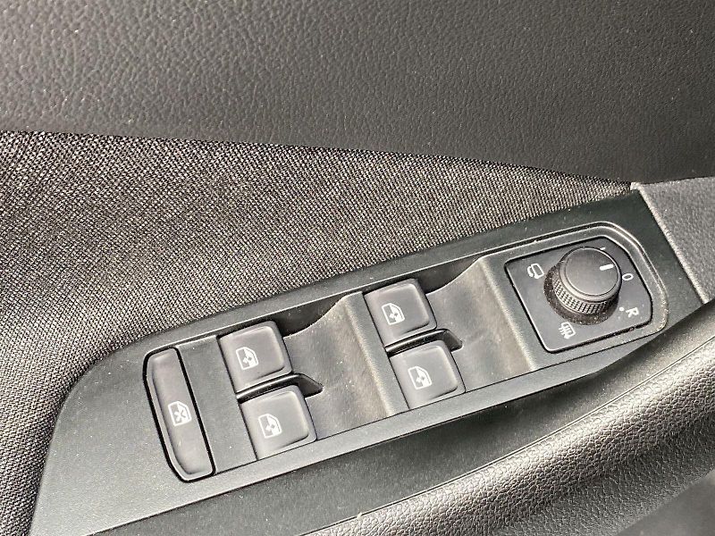 Škoda Scala (2025) 1.0 TSI Top Selection - fotka 20 z 33