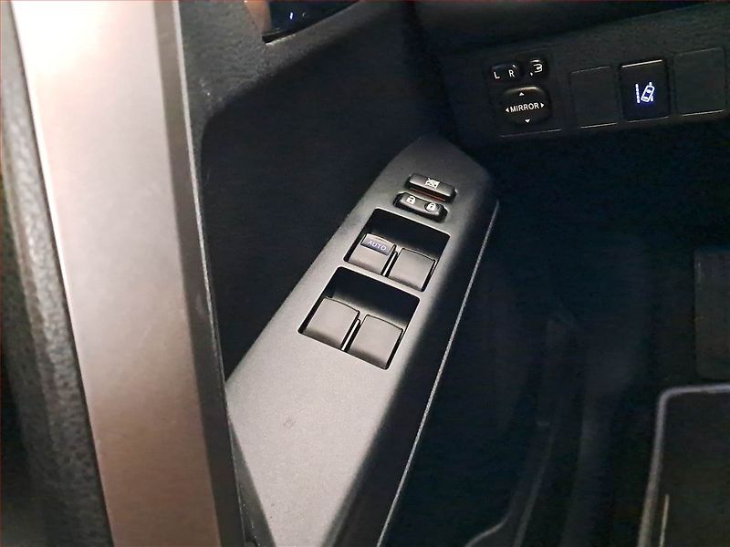 Toyota RAV4 (2017) 2.5 Hybrid - fotka 17 z 17