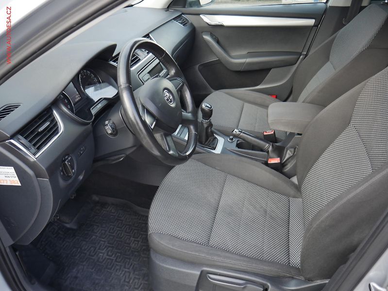 Škoda Octavia (2013) 1.6 TDi, ČR, AC, výhřev sed - fotka 10 z 18