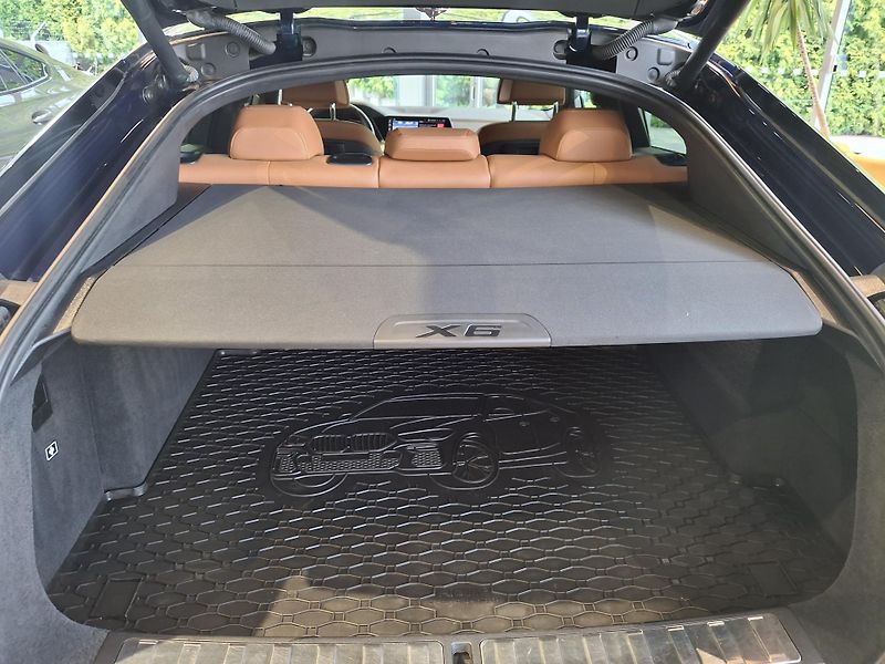 BMW X6 xDrive40d M-Sport - fotka 16 z 28