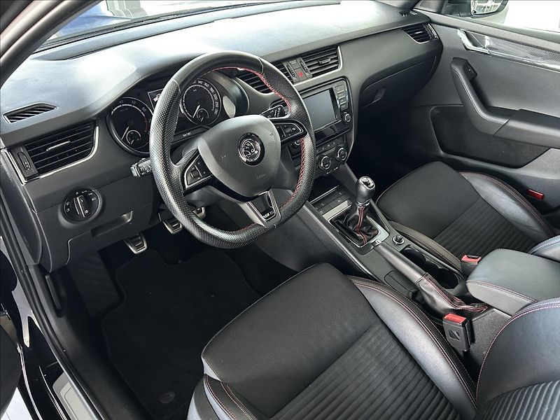 Škoda Octavia 2,0   TSI 162kW,RS,SERVISKA,MA - fotka 7 z 28