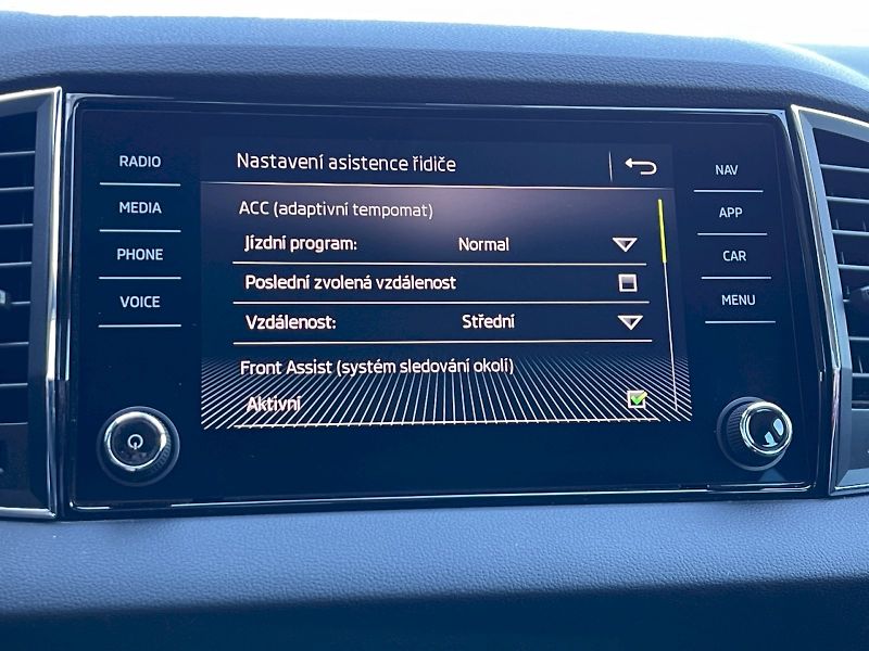 Škoda Karoq (2019) 1.5 TSI 110 kW DSG Style Plus - fotka 15 z 35