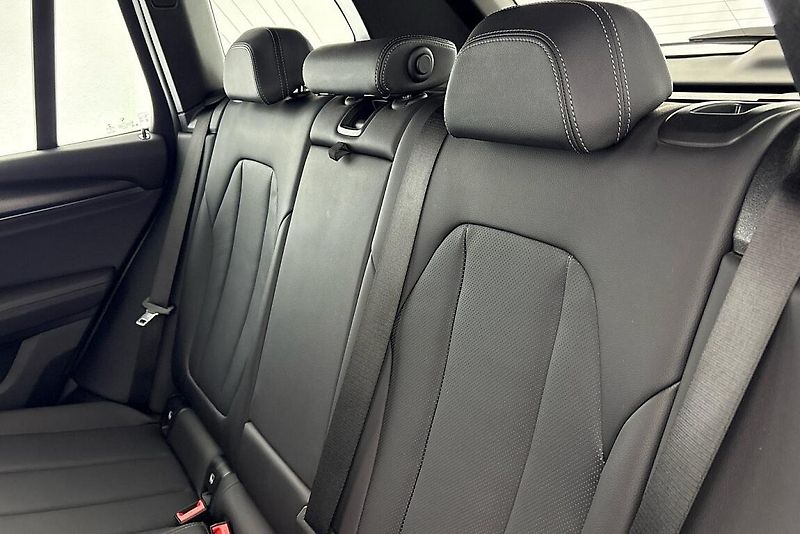 BMW X3 xDrive20d - fotka 8 z 26