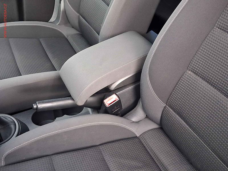 Volkswagen Touran (2009) 1.4 TSi, Navi, AC - fotka 17 z 18