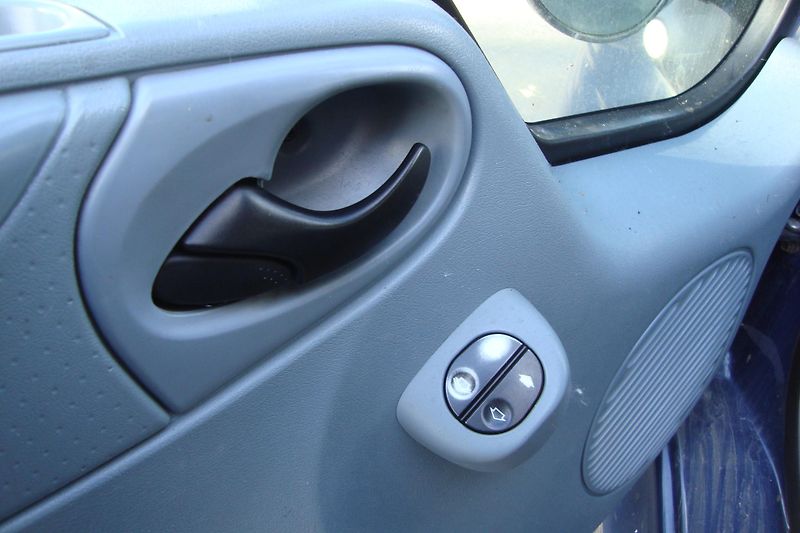Ford Transit (2010) 2.2TDCi,300M,ČR,S.Kn,9-míst - fotka 12 z 74