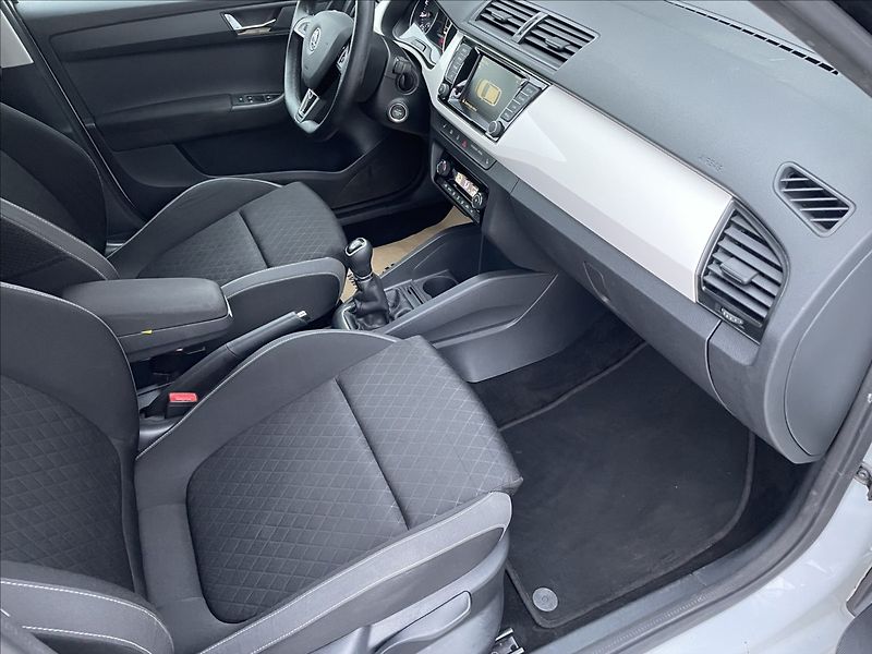 Škoda Fabia 1,2 TSI 66KW STYLE,KESSY,ČR. - fotka 20 z 23