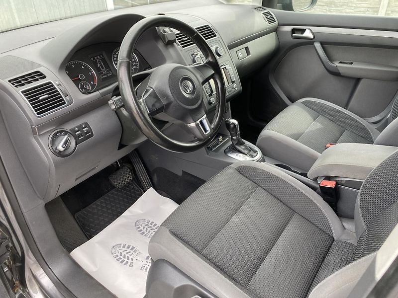 Volkswagen Touran 2.0TDi 140PS DSG TAŽNÉ - fotka 26 z 47