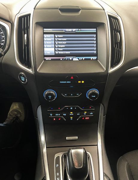 Ford S-MAX Titanium 132kW AT AWD, 7 MÍST - fotka 20 z 31