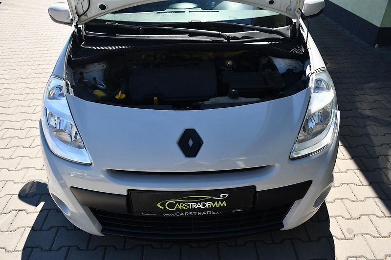 Renault Clio 1,2i 55KW SPORT 2xKOLA  - fotka 33 z 36