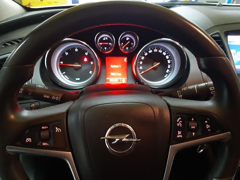 Opel Insignia 2.0 CDTI COMBI COSMO NAVI      - fotka 15 z 28