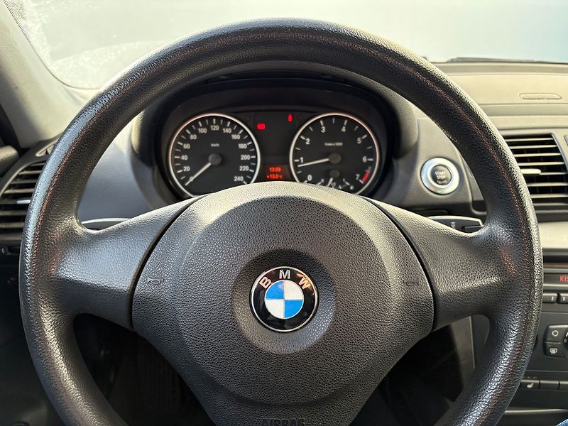 BMW Řada 1 116i, Klima, Tažné - fotka 8 z 14