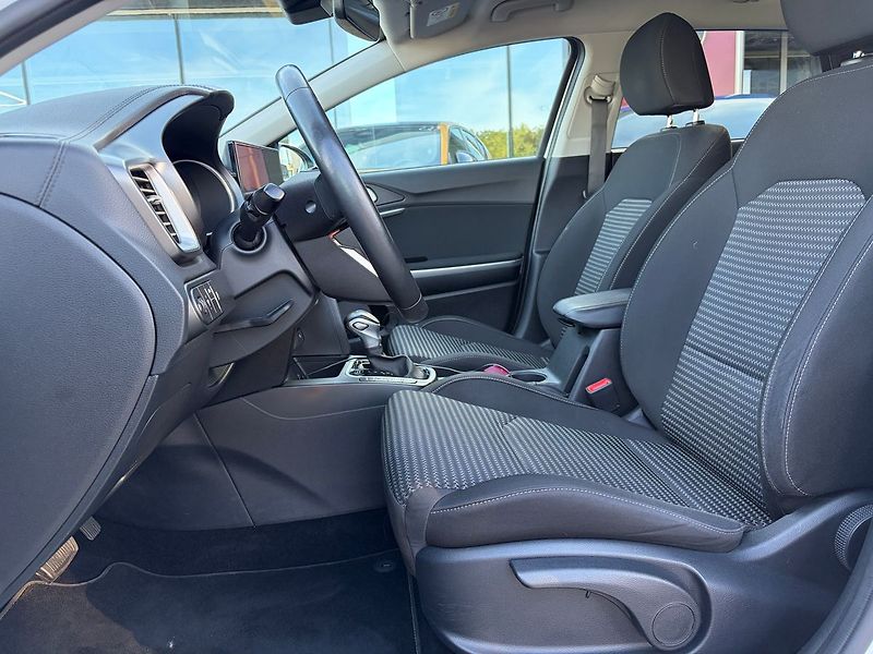 Kia Ceed 1.5 T-GDi 7DCT Exclusive SW - fotka 6 z 9