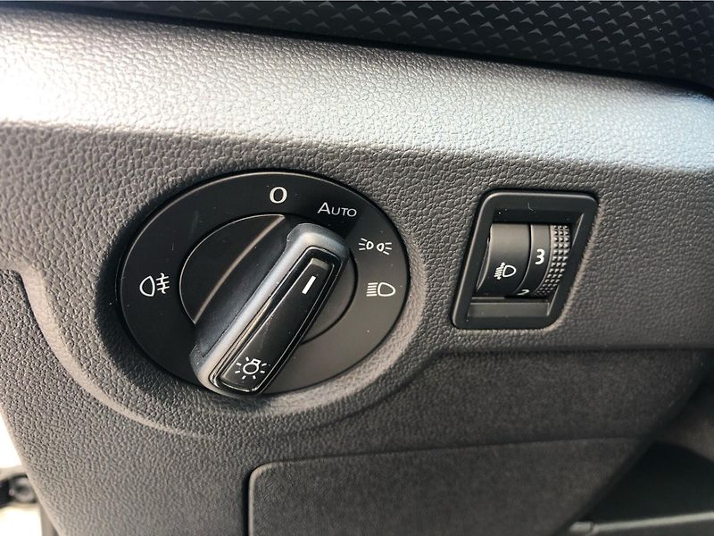 Volkswagen T-Cross 1,0 TSI - fotka 16 z 27