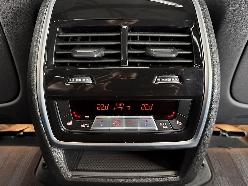 BMW X5 30d xDrive M-SPORT, VZDUCH, PA - fotka 34 z 40