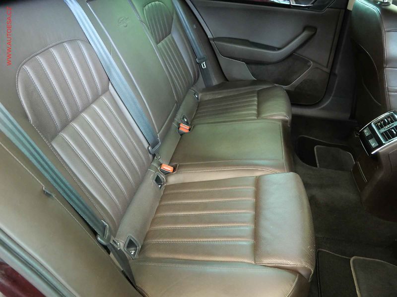 Škoda Superb (2015) 2.0TDi 4x4, ČR, L&K, DSG - fotka 13 z 19