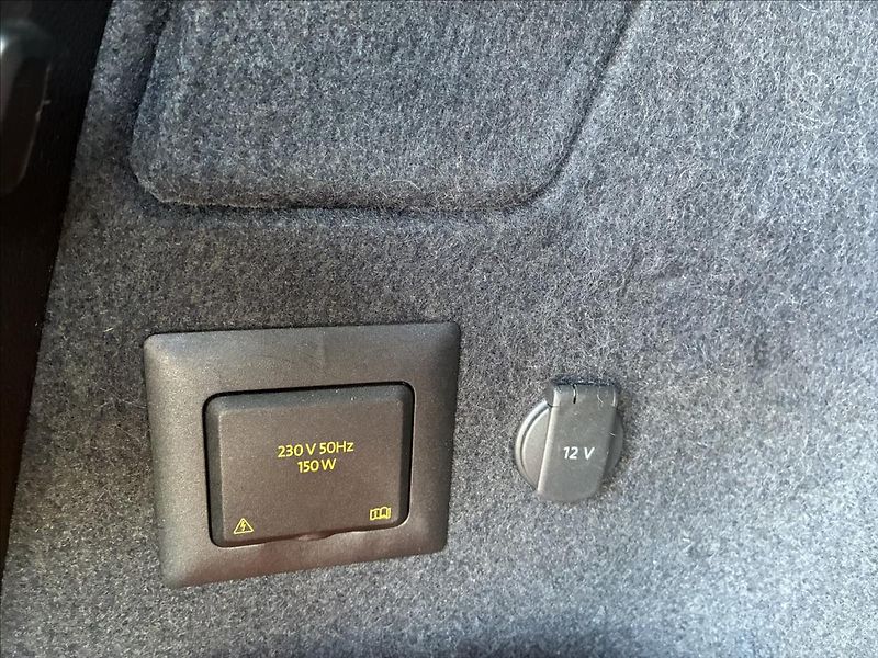 Seat Ateca 2,0 TDI 4X4 TAŽNÉ WEBASTO - fotka 15 z 33