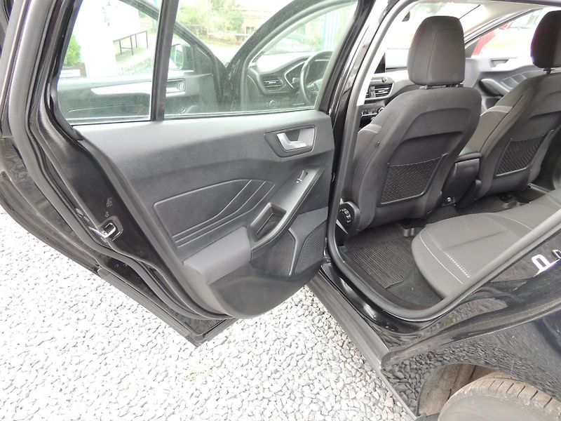 Ford Focus (2020) Combi 1.0i,92kw,ČR,1.majitel - fotka 14 z 42