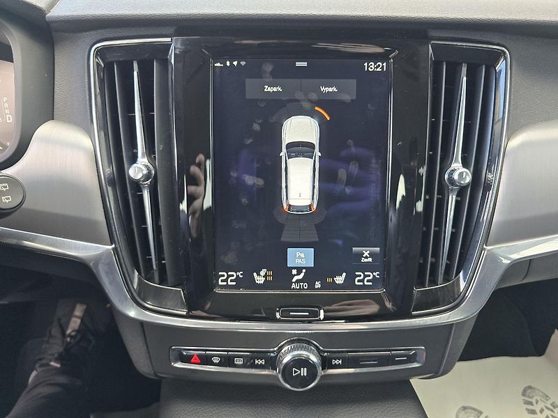 Volvo V90 D4 2,0 140kW 4x4 DPH MOMENTUM - fotka 21 z 45
