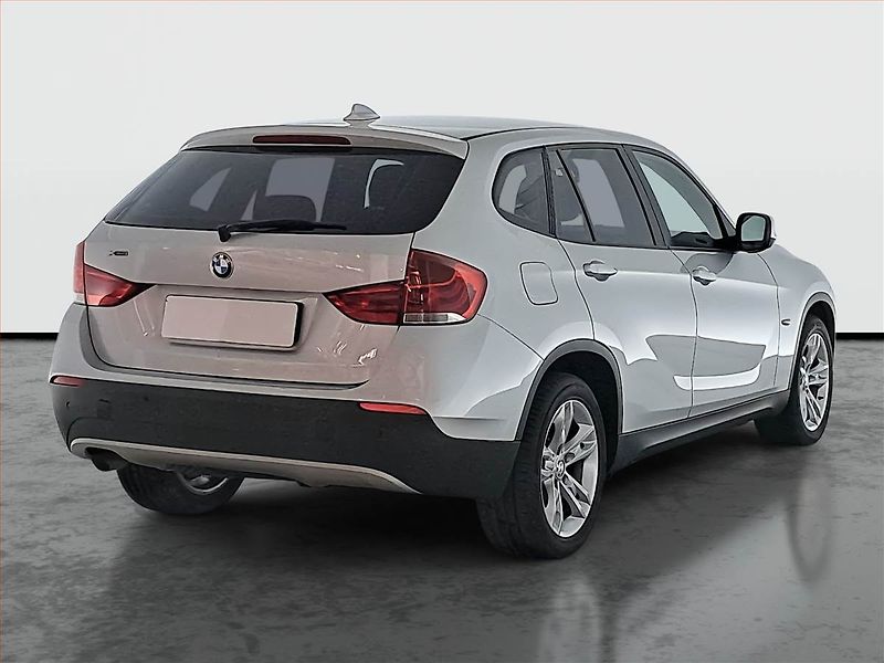 BMW X1 (2010) xDrive20d, 4X4, Navi, Xenony - fotka 5 z 16