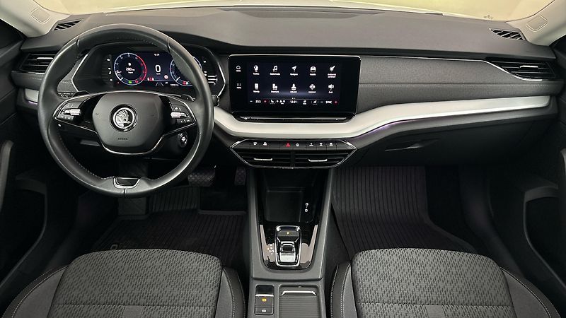 Škoda Octavia 2.0 TDI DSG Style Combi - fotka 8 z 25