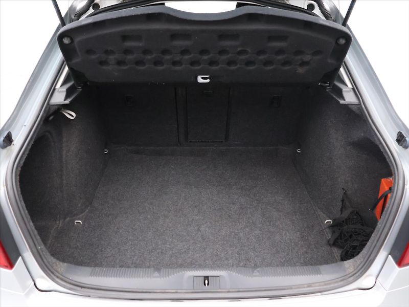 Škoda Octavia 1,6 TDI 77kW Elegance CZ Xenon - fotka 10 z 27