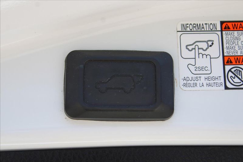 Toyota RAV4 2,0 D-4D  NOVÉ V ČR,TAŽNÉ - fotka 26 z 33