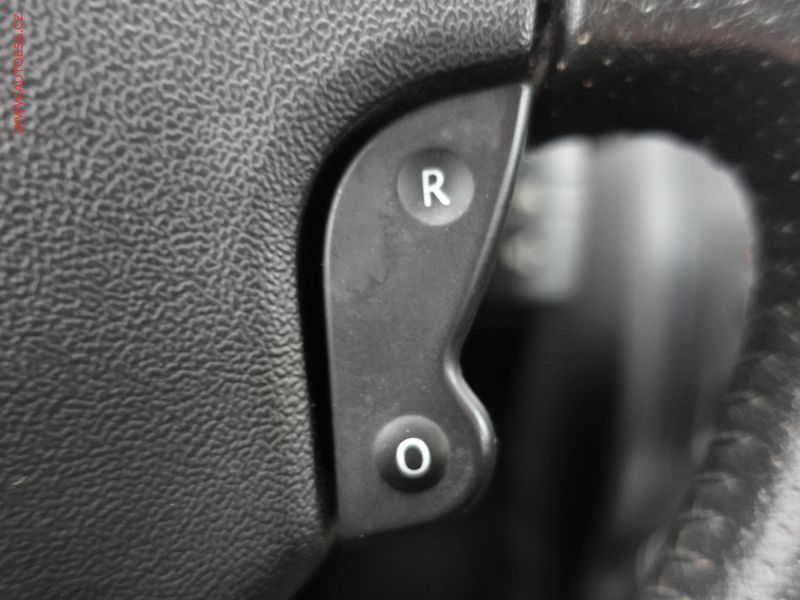 Renault Mégane (2006) 1.6i, ČR, AC, temp, STK2/28 - fotka 16 z 22