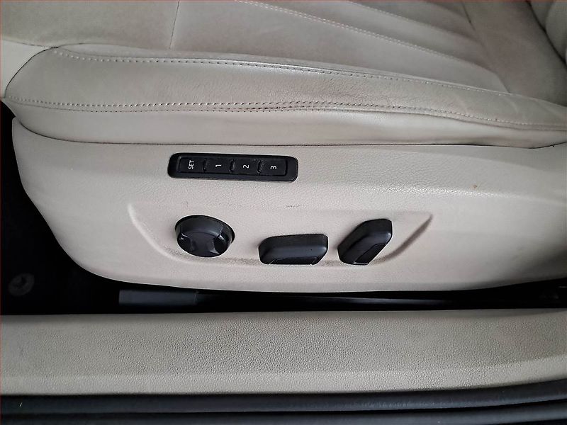 Škoda Superb (2016) 2.0 TDI, Automat, Kůže, Navi - fotka 18 z 24