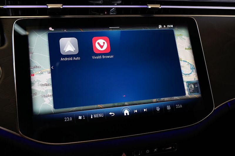 Mercedes-Benz Třídy E 220d 4MATIC AMG, Pano, Tažné - fotka 42 z 49