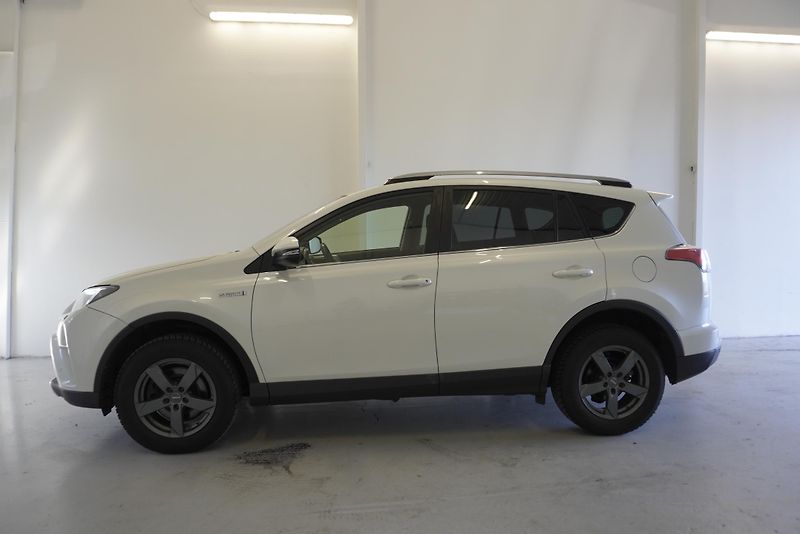 Toyota RAV4 2,5 HYBRID 4X2 AUT. - fotka 4 z 24