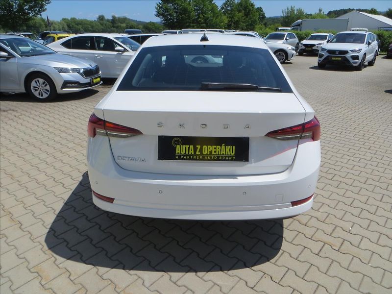 Škoda Octavia 1,5 TSI 110kW Ambition ČR - fotka 6 z 22
