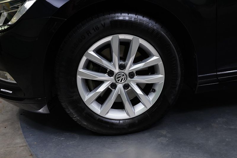 Volkswagen Passat - fotka 10 z 24