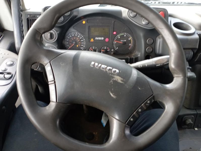 Iveco (2009) 450 kontejner+ruka - fotka 21 z 23